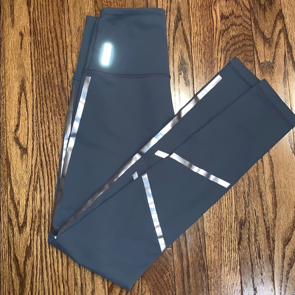 Women’s XS Zella Running Leggings - Grey + Silver